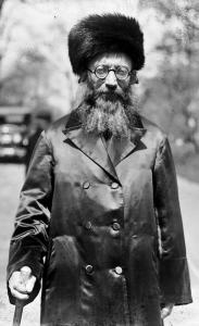 800px-Abraham Isaac Kook 1924